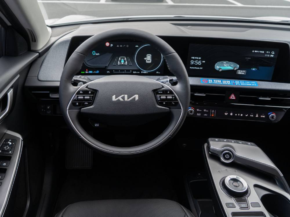 차량 사진 2 / 8